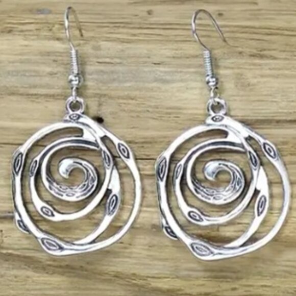 Vintage Retro Ethnic Round Disc Necklace & Earring Set - Silver Electro-Plated - Picture 3 of 4